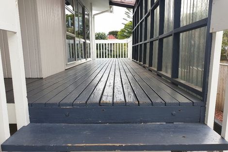 Photo of property in 34 Kemp Road, Massey, Auckland, 0614