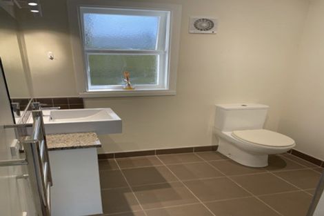 Photo of property in 96 Calliope Road, Stanley Point, Auckland, 0624