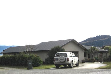 Photo of property in 4a Roto Place, Wanaka, 9305