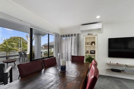 Photo of property in 62 Golfland Drive, Golflands, Auckland, 2013