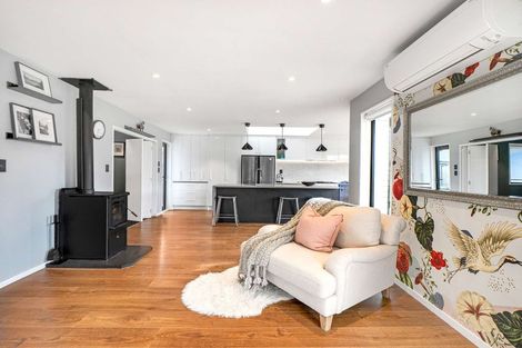 Photo of property in 33 Tara Crescent, Woodend, 7610