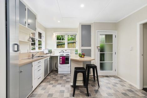 Photo of property in 31 Olivia Crescent, Tawa, Wellington, 5028