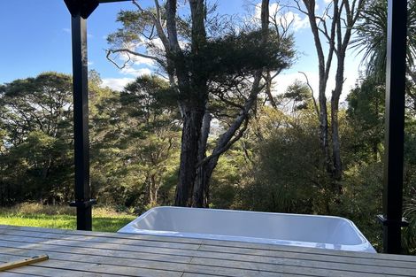 Photo of property in 56 Valley View Road, Glenfield, Auckland, 0629
