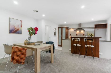 Photo of property in 3 Villino Place, Randwick Park, Auckland, 2105