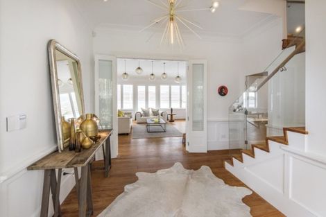 Photo of property in 8 St Aubyn Street, Devonport, Auckland, 0624