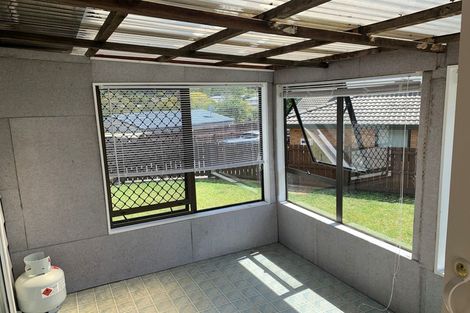 Photo of property in 22 Penfold Place, Henderson, Auckland, 0610