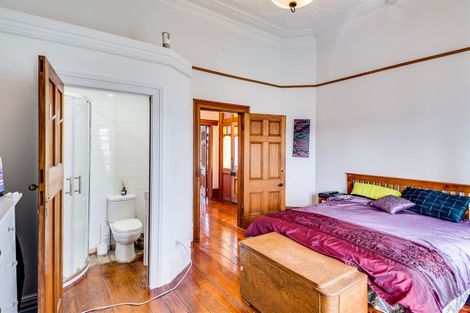 Photo of property in 200 Grove Road, Mayfair, Hastings, 4122