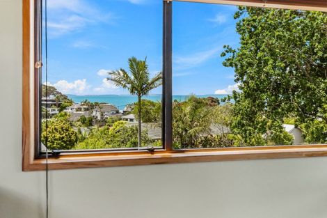Photo of property in 3 Park Rise, Campbells Bay, Auckland, 0630