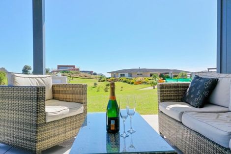 Photo of property in 45 Dawn Parade, Coastlands, Whakatane, 3120