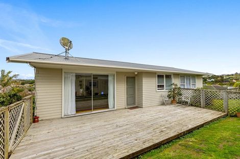 Photo of property in 11 Barker Rise, Northcross, Auckland, 0632