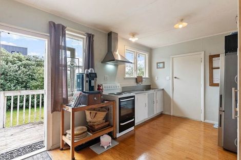 Photo of property in 9 Mavis Place, Beach Haven, Auckland, 0626