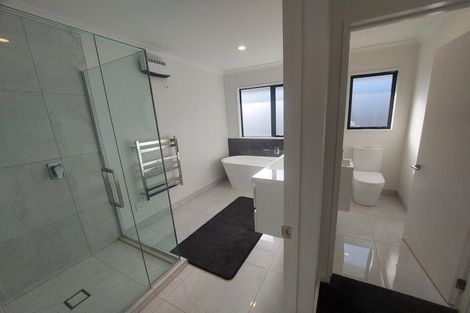 Photo of property in 21 Irvines Track, Halswell, Christchurch, 8025