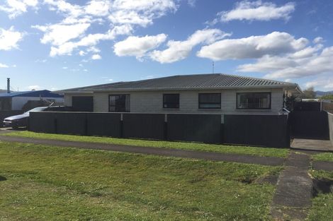 Photo of property in 5 Richardson Street, Woodville, 4920