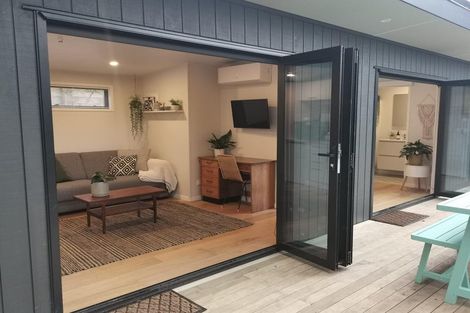 Photo of property in 56 Valley View Road, Glenfield, Auckland, 0629