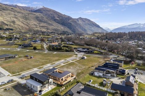 Photo of property in 11 Stoneleigh Drive, Wanaka, 9305