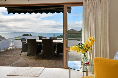 Photo of property in 9 Elgin Place, Red Beach, 0932