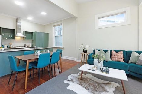 Photo of property in 11 Roxburgh Street, Mount Victoria, Wellington, 6011