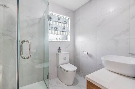 Photo of property in 125 Godfrey Drive, Orewa, 0931