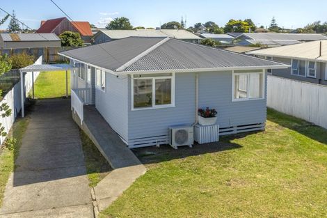 Photo of property in 23 Raupo Street, Castlecliff, Whanganui, 4501