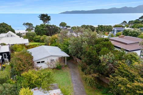 Photo of property in 18 Newry Road, Raumati Beach, Paraparaumu, 5032