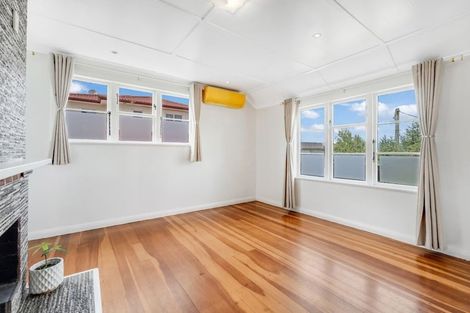 Photo of property in 243 Great North Road, Henderson, Auckland, 0612