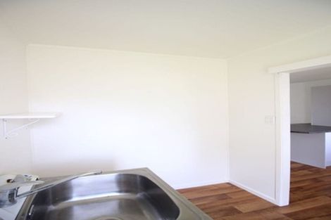 Photo of property in 2/587 Glenfield Road, Totara Vale, Auckland, 0629