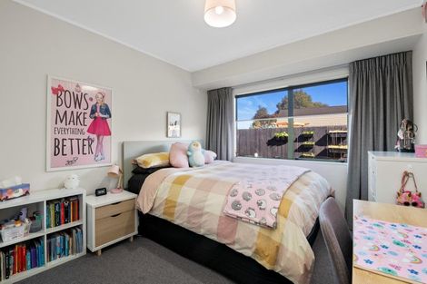 Photo of property in 14 Capricorn Place, Kawaha Point, Rotorua, 3010