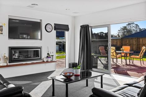 Photo of property in 22 Mercade Close, Stratford, 4332