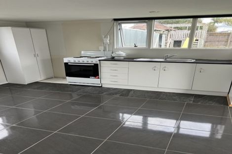 Photo of property in 41 Thornlow Street, Glendene, Auckland, 0602