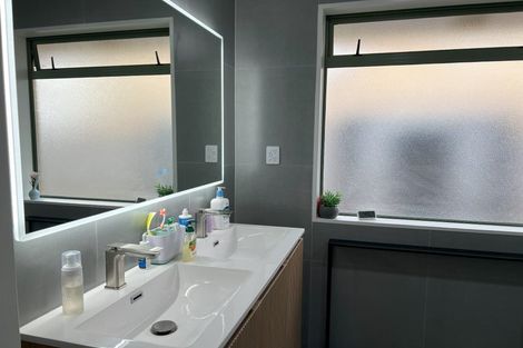 Photo of property in 8 Marlon Lane, East Tamaki, Auckland, 2016