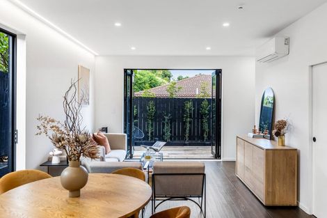 Photo of property in 15 Humariri Street, Point Chevalier, Auckland, 1022