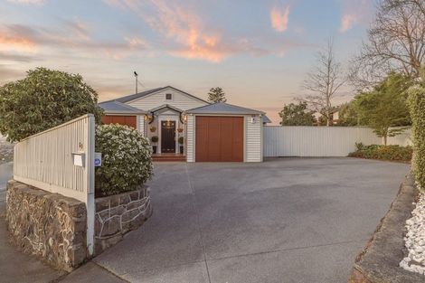 Photo of property in 69 Hackthorne Road, Cashmere, Christchurch, 8022
