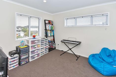 Photo of property in 11 Cornwall Place, Karaka, Papakura, 2113