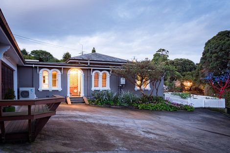 Photo of property in 37 Middleton Road, Kew, Dunedin, 9012