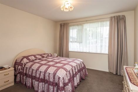 Photo of property in 11 Freebairn Street, Redwood, Christchurch, 8051
