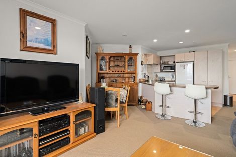 Photo of property in Paramount Apartments, 2/281 Maunganui Road, Mount Maunganui, 3116