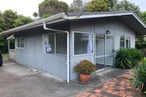 Photo of property in 2/8 Keeling Road, Henderson, Auckland, 0612