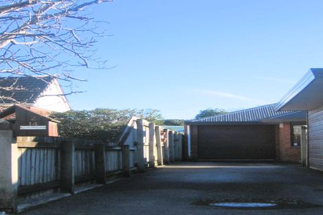 Photo of property in 2/14 Vincent Street, Waterloo, Lower Hutt, 5011