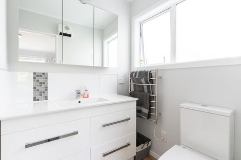 Photo of property in 18 Greyfriars Crescent, Tawa, Wellington, 5028