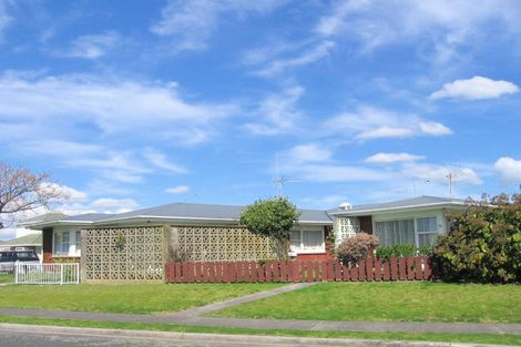 Photo of property in 76 Campbell Road, Mount Maunganui, 3116