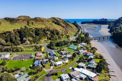 Photo of property in 17 Tongaporutu Road, Tongaporutu, Urenui, 4378
