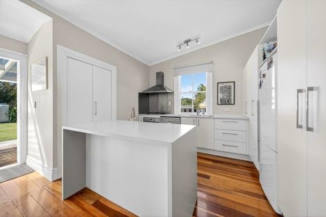 Photo of property in 51 Weld Street, Martinborough, 5711