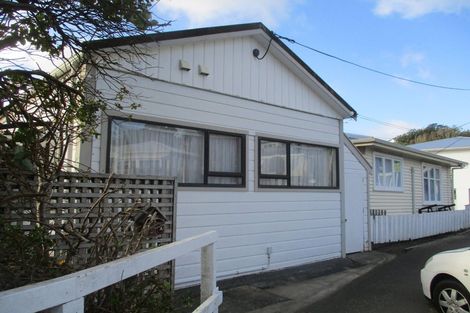 Photo of property in 81 Northland Road, Northland, Wellington, 6012