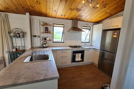 Photo of property in 140 Manly Street, Paraparaumu Beach, Paraparaumu, 5032