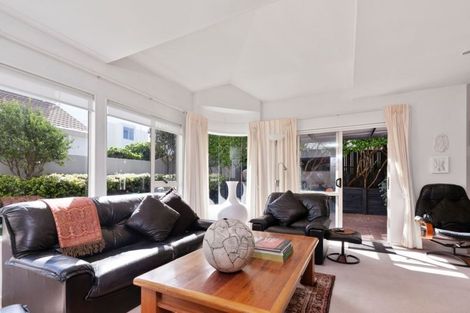 Photo of property in 5/26 Eversleigh Road, Belmont, Auckland, 0622