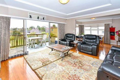 Photo of property in 44 Orams Road, Hillpark, Auckland, 2102