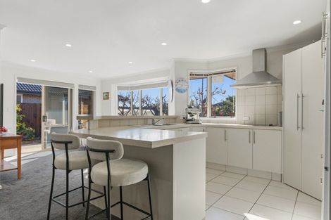 Photo of property in 120 Doncaster Drive, Papamoa Beach, Papamoa, 3118