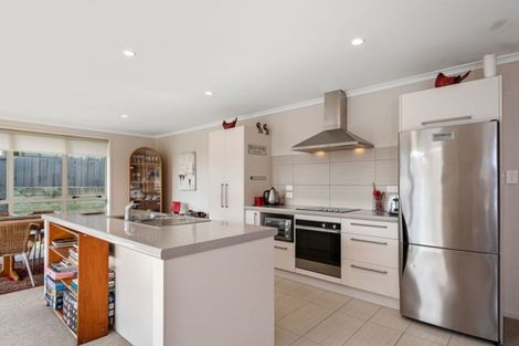 Photo of property in 15 Seashell Drive, Papamoa Beach, Papamoa, 3118