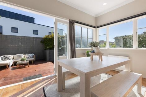 Photo of property in 19 Beach Street, Fitzroy, New Plymouth, 4312