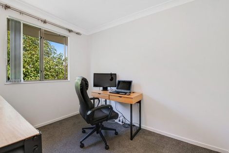 Photo of property in 15 Tacitus Place, Totara Vale, Auckland, 0629